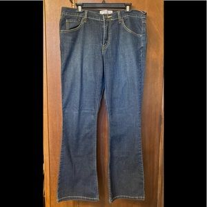 Levi’s Stretch Bootcut Signature Jeans, women’s 
Sz 14M